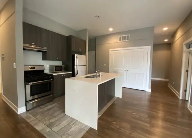 Property at 5911 North Northwest Hwy Unit 204, Chicago, IL, 60631, 3 beds, 1 bath, [object Object]