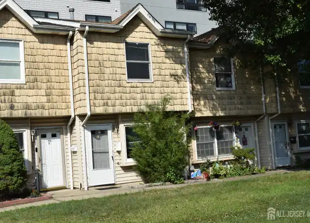 Property at 172 Roosevelt Ave Unit C, Carteret, NJ, 07008, 2 beds, 1.5 baths, [object Object]