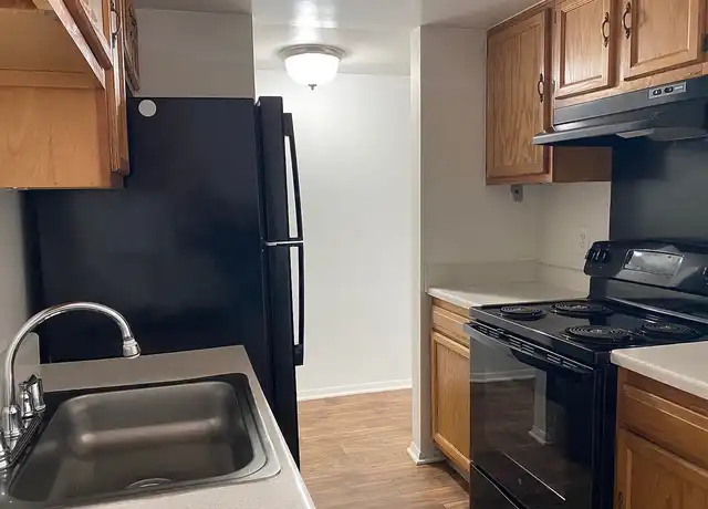 Property at Palms East Apartments - 1531 Larned St, Detroit, MI, 48207, 1 bed, 1-1.5 bath, [object Object]