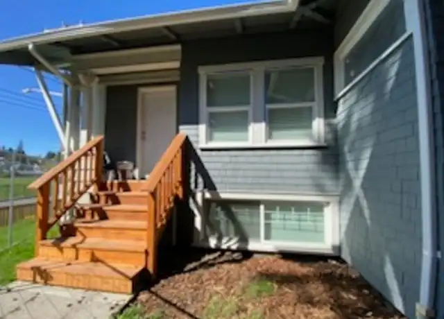 Property at 1151904 - 4724 7th Ave NE, Seattle, WA, 98105, 3 beds, 1-1.5 bath, [object Object]