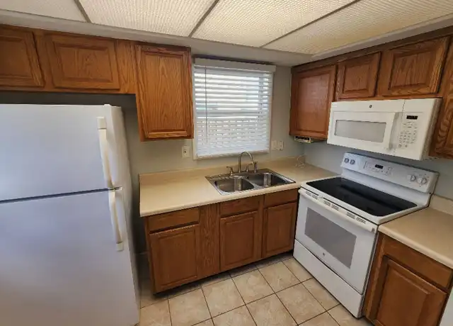 Property at 2508 S Atlantic Ave, New Smyrna Beach, FL, 32169, 2 beds, 1 bath, [object Object]