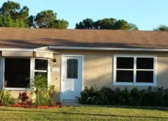 Property at 910 SW Whittier Ter, Port Saint Lucie, FL, 34953, 3 beds, 2 baths, [object Object]