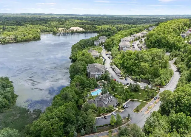 Photo of 1 Ames Hill Dr, Tewksbury, MA 01876