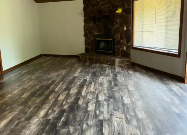 Property at 284 Knoll Dr Apt 200, Bristol, VA, 24202, 2 beds, 2 baths, [object Object]