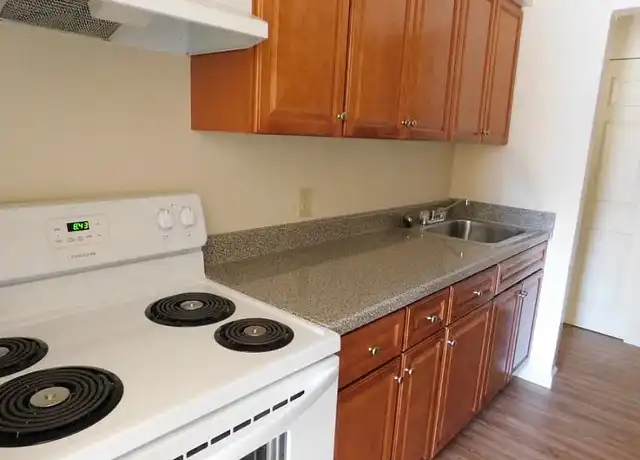 Property at Clifton Arms - 220 9th St, Lakewood, NJ, 08701, 1 bed, 1 bath, [object Object]