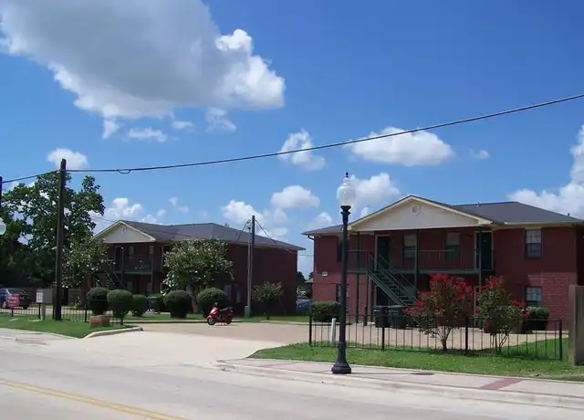 Property at 4100 College Main St Unit B, Bryan, TX, 77801, 2 beds, 2 baths, [object Object]