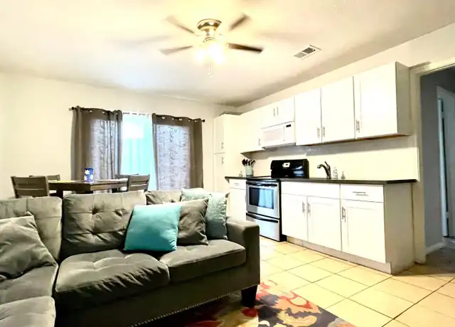 Property at 5908 Kiam St Unit 3, Houston, TX, 77007, 1 bed, 1 bath, [object Object]