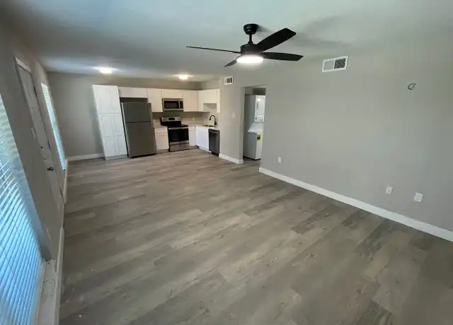 Property at 615 Elsbeth St Unit 205, Dallas, TX, 75208, 2 beds, 1 bath, [object Object]