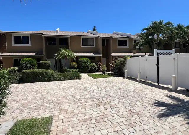 Property at 3409 SE 8th St, Pompano Beach, FL, 33062, 2 beds, 2.5 baths, [object Object]