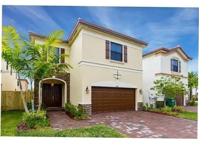 Property at 8770 NW 99th Path, Doral, FL, 33178, 4 beds, 3.5 baths, [object Object]