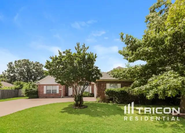 Property at 13 Gregg Rd, Krum, TX, 76249, 3 beds, 2 baths, [object Object]