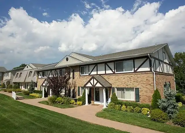 Property at Fairfield Greens at Holbrook - 825 Broadway Ave, Holbrook, NY, 11741, 1 bed, 1 bath, [object Object]