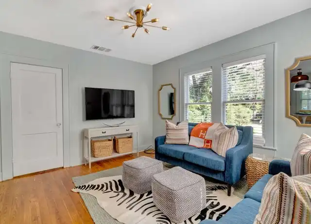 Property at 606 W Dobbs St, Tyler, TX, 75701, 1 bed, 1 bath, [object Object]