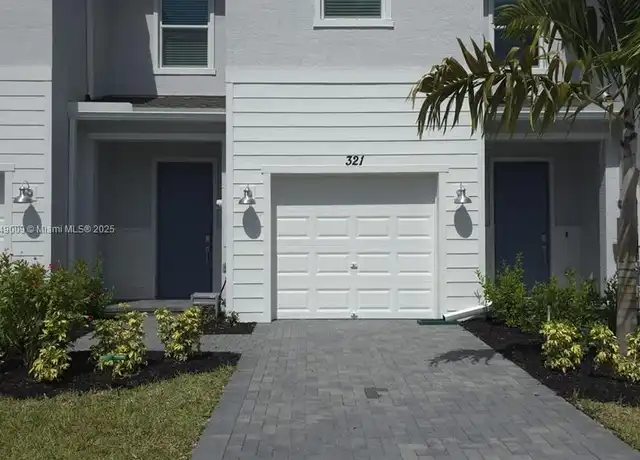 Property at 321 SE Crossoak Ln, Port Saint Lucie, FL, 34984, 3 beds, 2.5 baths, [object Object]