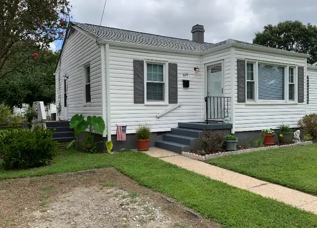 Property at 631 Willow Dr, Newport News, VA, 23605, 3 beds, 1 bath, [object Object]