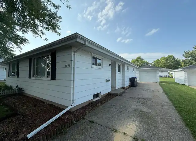 Property at 1025 Evans St Unit 1025, Neenah, WI, 54956, 2 beds, 1 bath, [object Object]