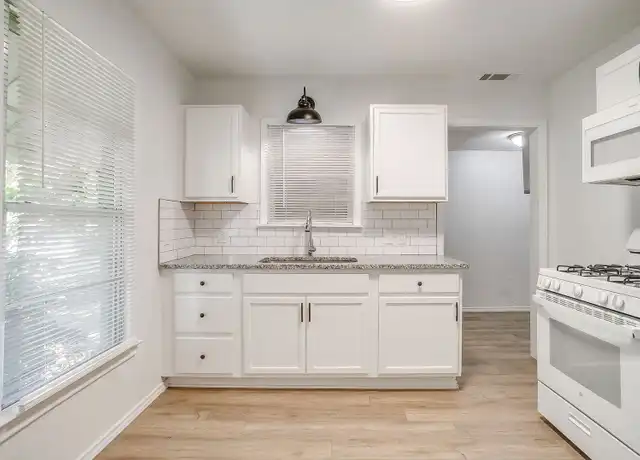 Property at 112 N Dobson St, Burleson, TX, 76028, 2 beds, 1 bath, [object Object]
