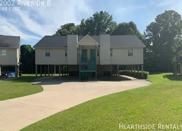 Property at 2002 River Dr Unit B, Greenville, NC, 27858, 3 beds, 2 baths, [object Object]