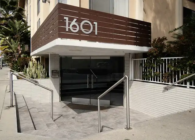 Property at Park Plaza LLC - 1601 N Poinsettia Pl, Los Angeles, CA, 90046, 0-2 beds, 1-2 bath, [object Object]