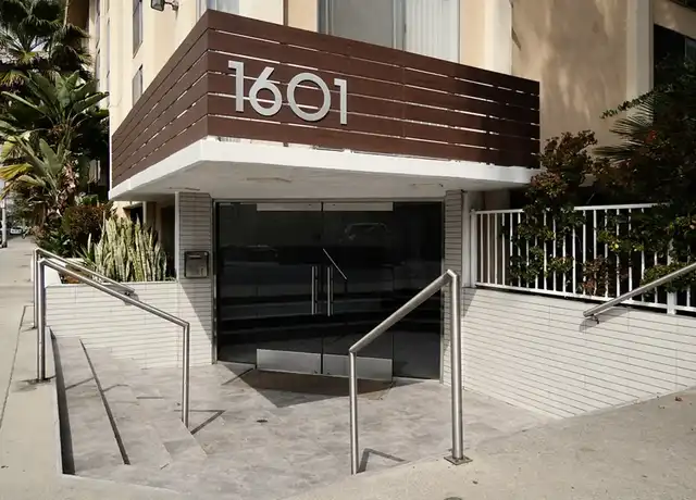 Property at Park Plaza LLC - 1601 N Poinsettia Pl, Los Angeles, CA, 90046, 0 beds, 1 bath, [object Object]