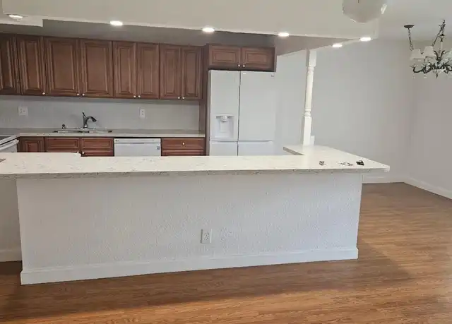 Property at 8555 NW 10th St, Plantation, FL, 33322, 1 bed, 2 baths, [object Object]
