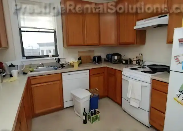 Property at 881 Massachusetts Ave Unit 23, Cambridge, MA, 02139, 2 beds, 1 bath, [object Object]