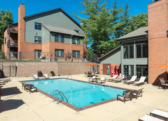 Photo of 4251 Summit Knoll Dr, St. Louis, MO 63129