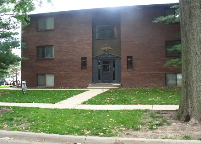 Property at 1340 N 44th St Unit 1340-13, Lincoln, NE, 68503, 1 bed, 1 bath, [object Object]