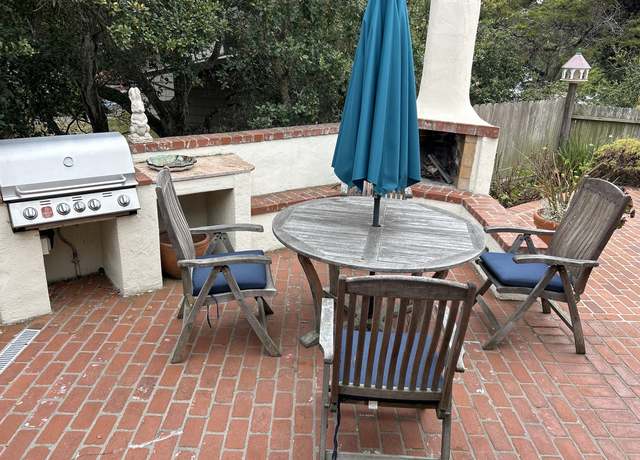 Photo of 3540 Oak Pl, Carmel, CA 93923