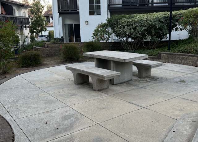 Photo of 5533 Spanish Oak Ln Unit B, Oak Park, CA 91377