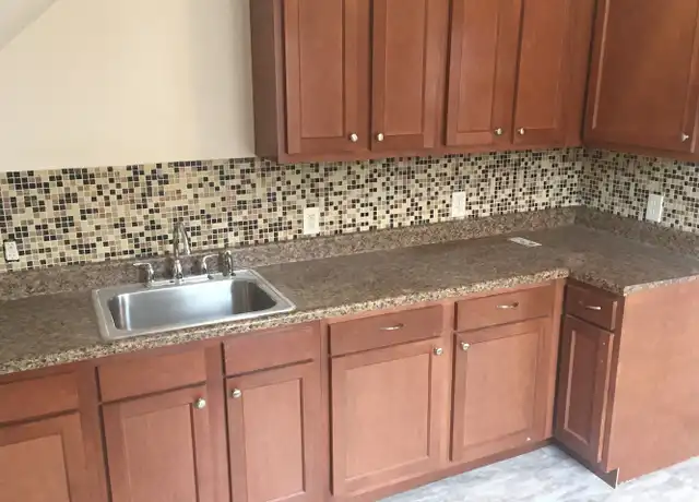 Property at 53 Cooke St Unit 3, Waterbury, CT, 06710, 3 beds, 1 bath, [object Object]