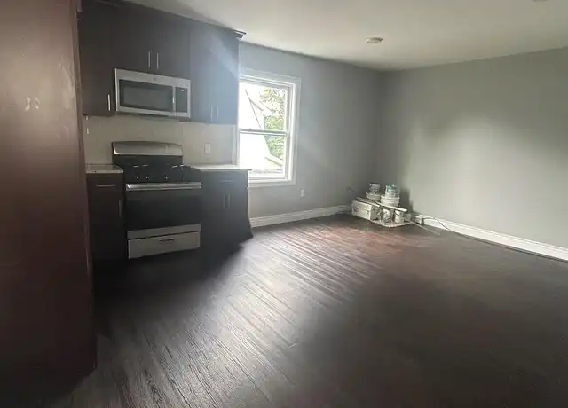 Property at 41 Chapman Pl, Bay Shore, NY, 11706, 1 bed, 1 bath, [object Object]