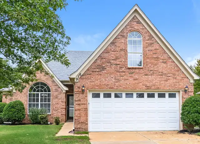 Property at 916 Keebler Cv, Southaven, MS, 38671, 4 beds, 2 baths, [object Object]