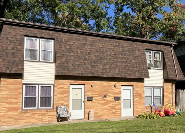 Property at 280 Louis Ave Unit 2, Girard, OH, 44420, 2 beds, 1 bath, [object Object]