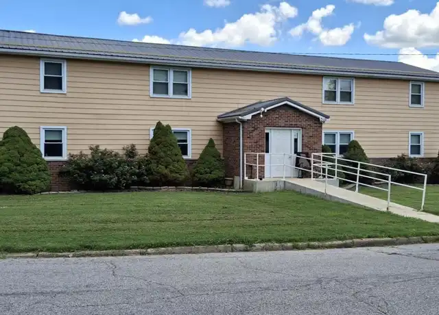 Property at 510 Ellen Dr, Carmi, IL, 62821, 2 beds, 1 bath, [object Object]