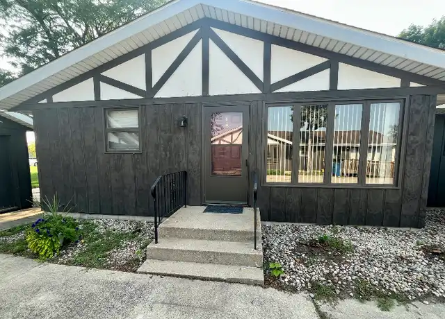 Property at 2624 44th St, Highland, IN, 46322, 2 beds, 1 bath, [object Object]