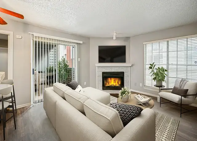 Photo of 7575 S Westmoreland Rd, Dallas, TX 75237