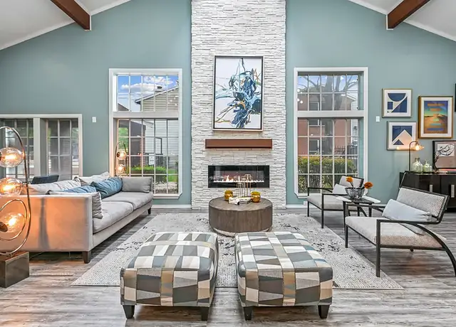Photo of 7575 S Westmoreland Rd, Dallas, TX 75237