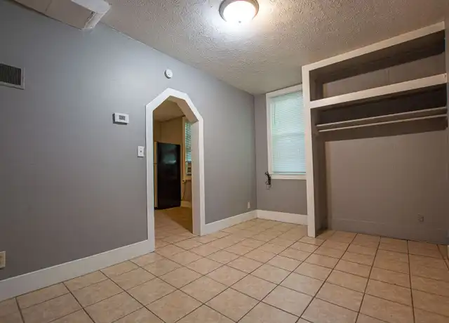 Property at 1924 S 17th St Unit 19245, Omaha, NE, 68108, 1 bed, 1 bath, [object Object]