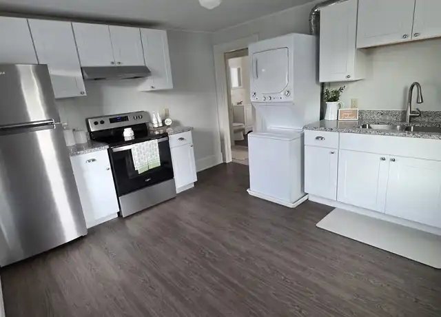 Property at 22 Wadleigh St, Nashua, NH, 03060, 2 beds, 1 bath, [object Object]
