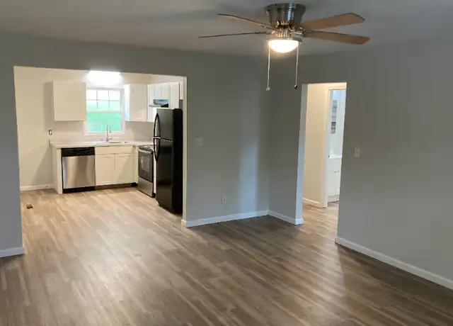 Property at 1407 Knob Creek Rd Unit 2, Johnson City, TN, 37604, 2 beds, 1 bath, [object Object]