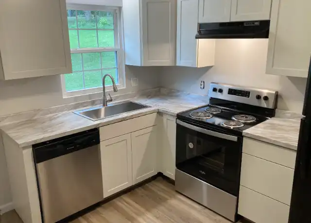 Property at 1407 Knob Creek Rd Unit 2, Johnson City, TN, 37604, 2 beds, 1 bath, [object Object]