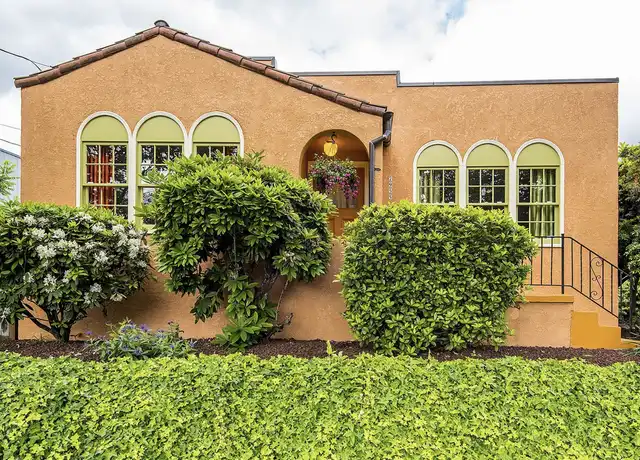 Property at 7955 SE Milwaukie Ave, Portland, OR, 97202, 2 beds, 1 bath, [object Object]
