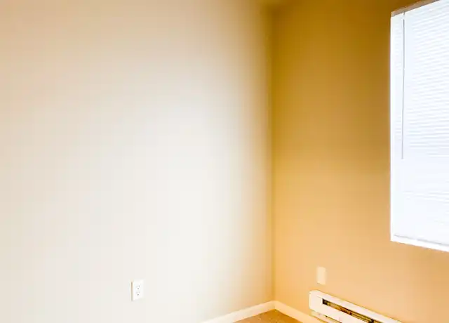 Property at 508 N Hill St Unit 1, South Bend, IN, 46617, 3 beds, 1 bath, [object Object]