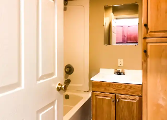 Property at 508 N Hill St Unit 1, South Bend, IN, 46617, 3 beds, 1 bath, [object Object]