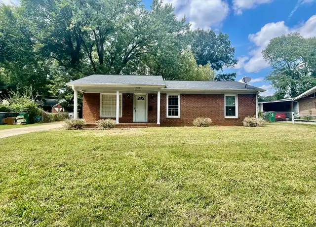 Property at 6307 Covecreek Dr, Charlotte, NC, 28215, 3 beds, 1.5 baths, [object Object]