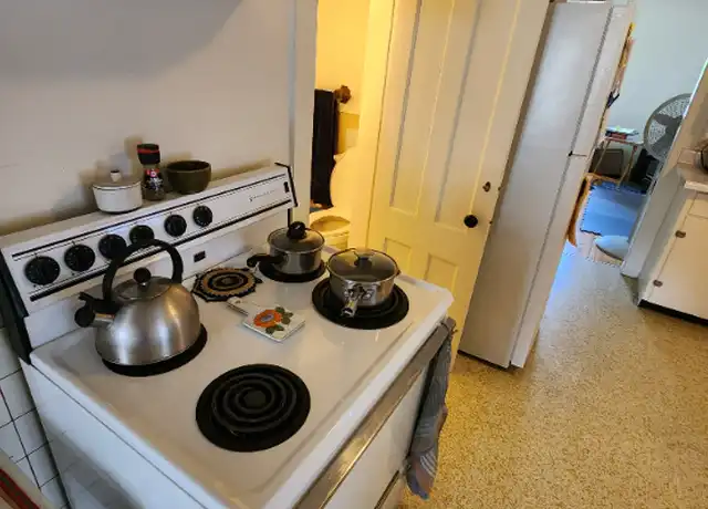 Property at 10 Downing St Unit 3, Montpelier, VT, 05602, 1 bed, 1 bath, [object Object]