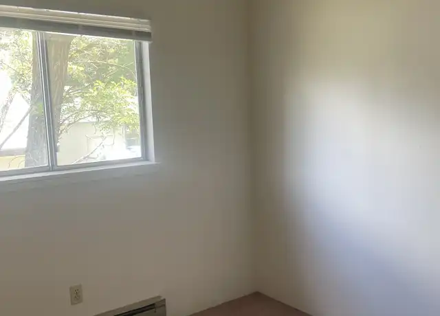 Property at 643 S Weed Blvd Unit 5, Weed, CA, 96094, 2 beds, 1 bath, [object Object]