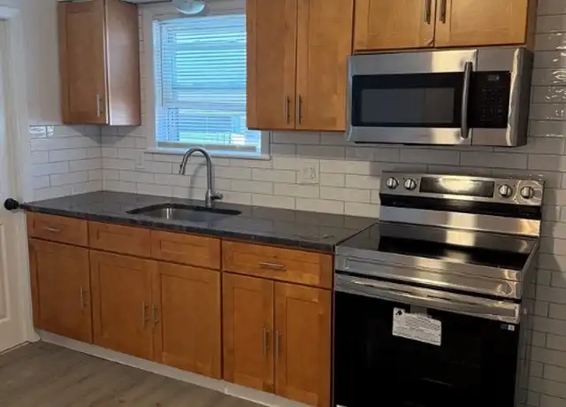 Property at 427 High St Unit 3, Central Falls, RI, 02863, 2 beds, 1 bath, [object Object]