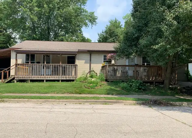 Property at 1008 E Chestnut St, Crawfordsville, IN, 47933, 2 beds, 1 bath, [object Object]